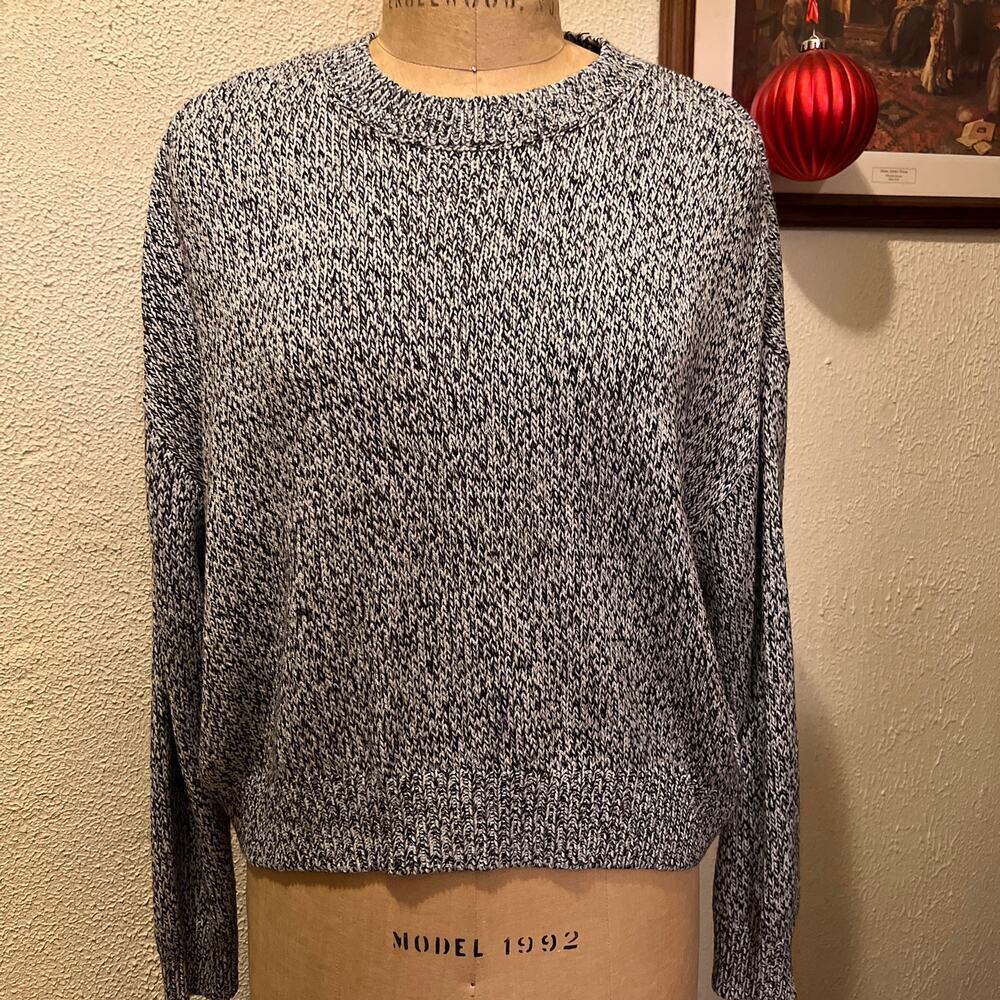 H&M Divided Marble Pullover Crew Neck Sweater Size L